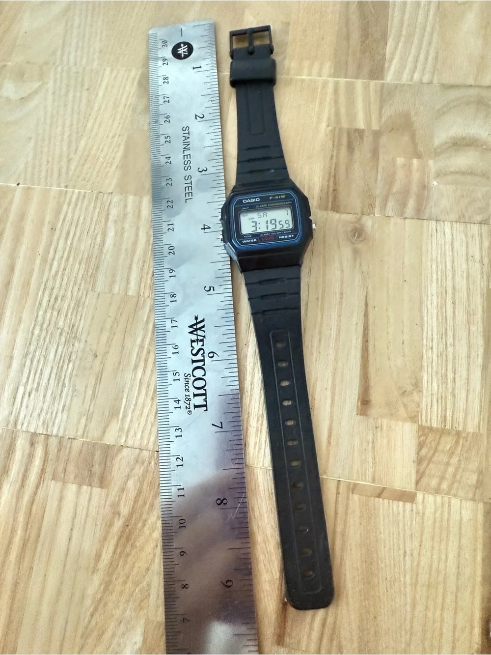Casio digital F-91W black digital watch NEW BATTERY